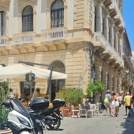 Casa Giulia & Al Duomo * سيراكوزا